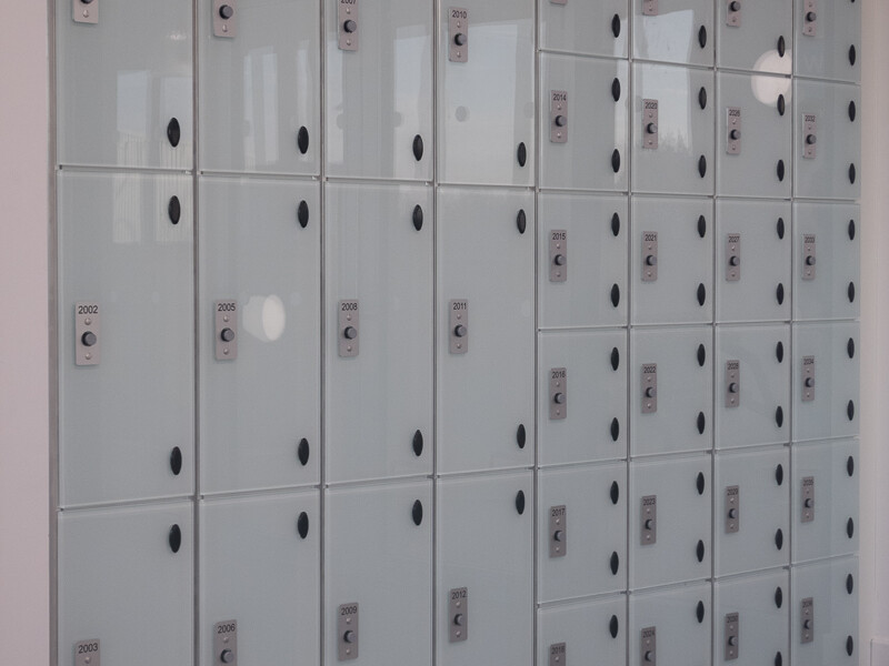Mixed compartment glass lockers