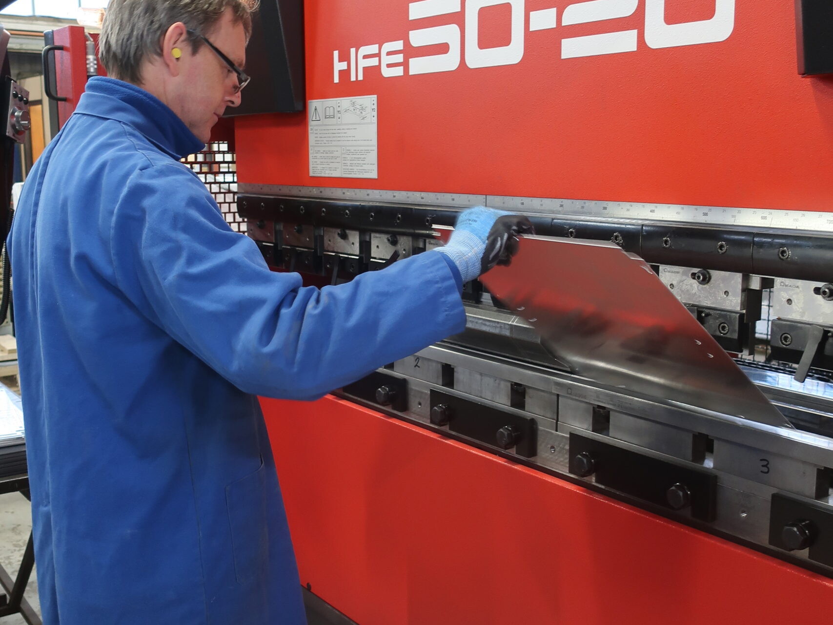 Bending machine