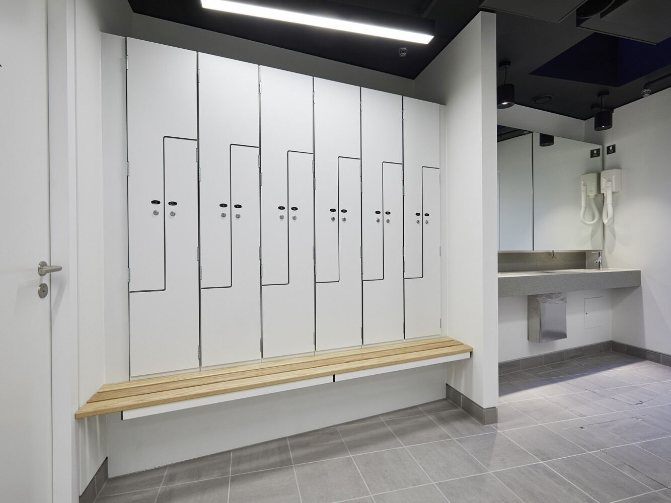 Laminate Heated Z Lockers