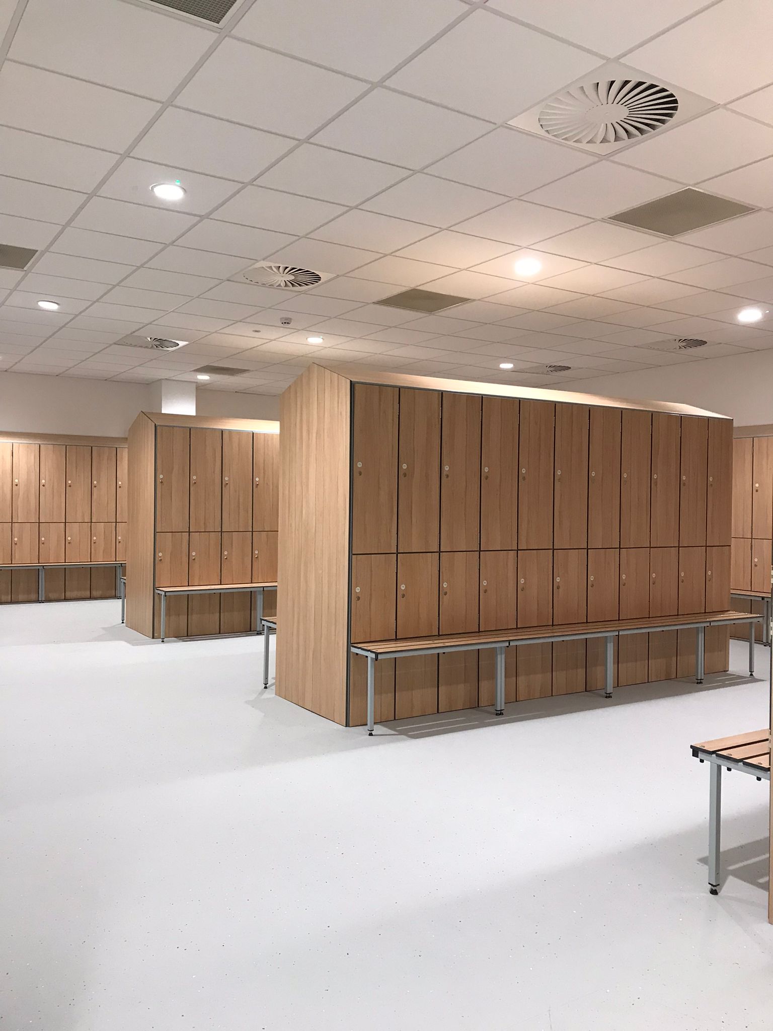 Two compartment laminate lockers