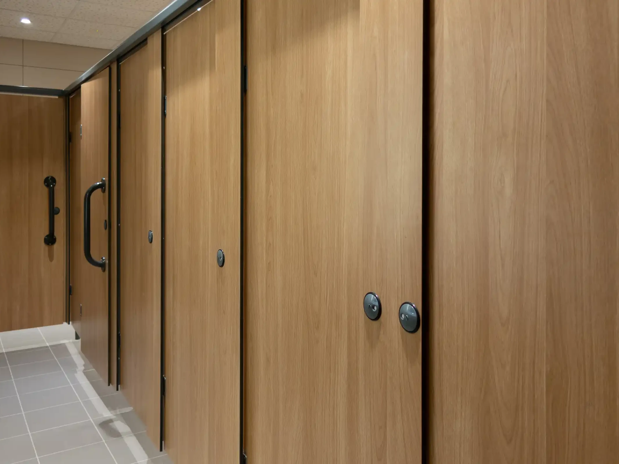 floating front line cubicles
