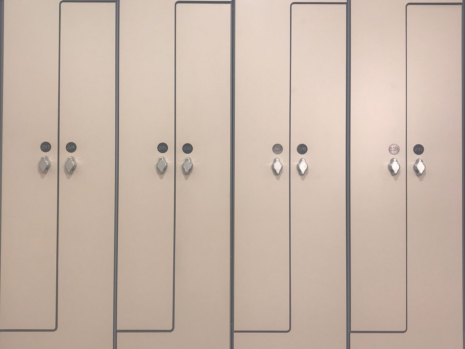 Cream Z lockers