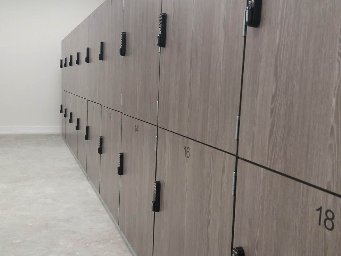 luggage lockers
