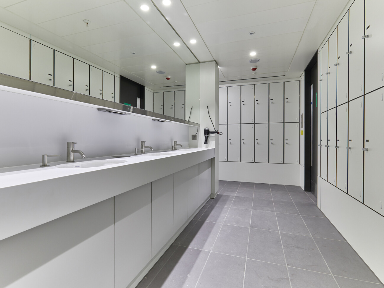 Lockers 2 doors