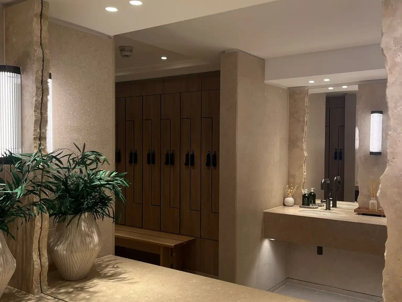 Commercial office Z lockers
