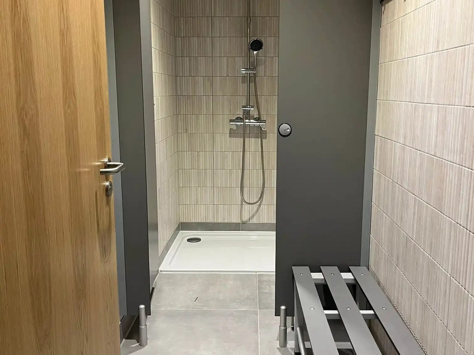 shower room cubicle