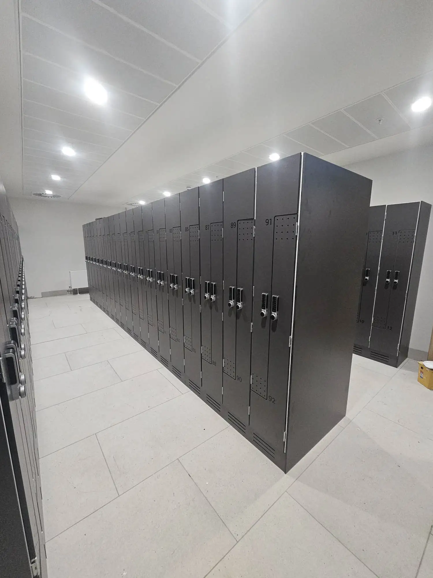 Laminate Z Lockers